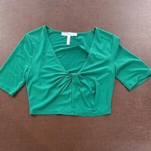 NWOT bcbg XXS elegant green crop top